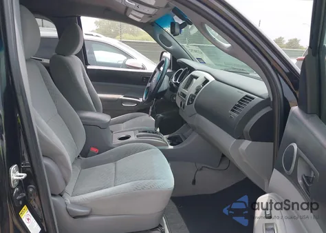 2011 Toyota Tacoma Prerunner V6 z USA, uszkodzony, nr VIN 5TFTU4GN4BX004914